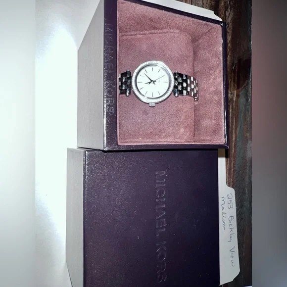 Michael Kors, silver watch w/rhinestones. Adjustable band. - Picture 5 of 6